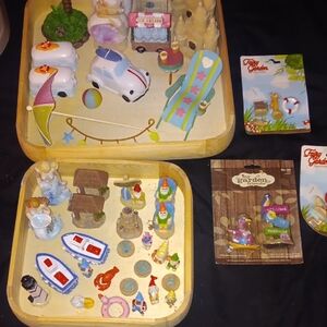 Adventure Set with White and Blue Vehicles